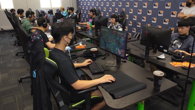 The four teams that made it through to the OWL June Joust tournament cover image