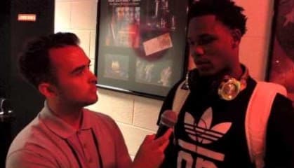 Sly, fundador da XTRA, <a href="https://www.youtube.com/watch?v=AajZVerx7CM&ab_channel=theRealKingsScoop" rel="nofollow">entrevistando Ben McLemore</a> durante seus dias nos Kings