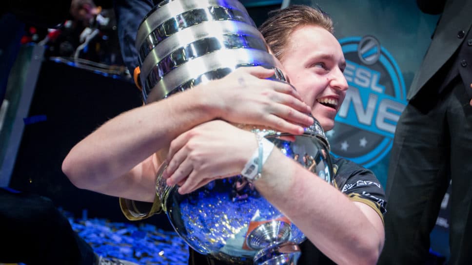 Construindo um Legado: A história da Ninjas in Pyjamas (NiP) cover image