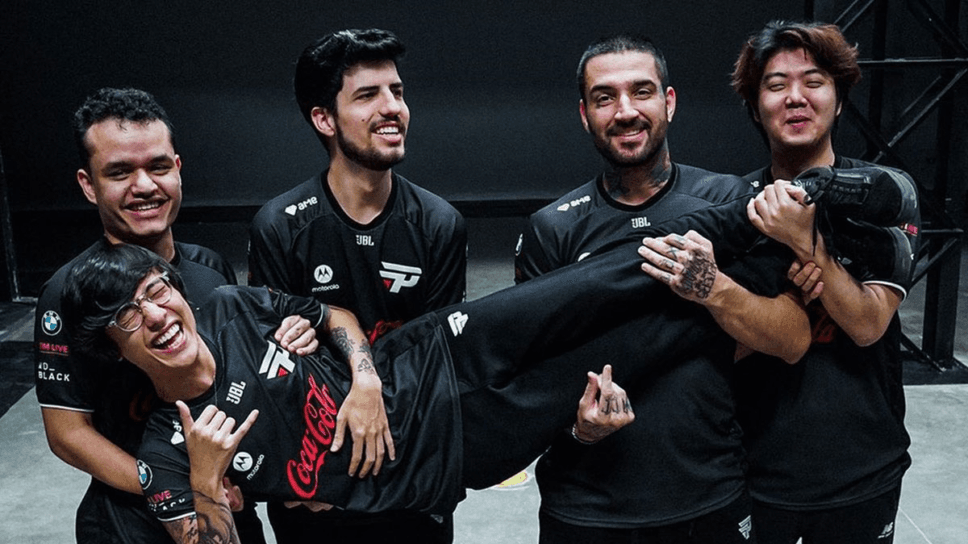 Robo e Tinows buscam ajuda para bootcamp na Europa cover image