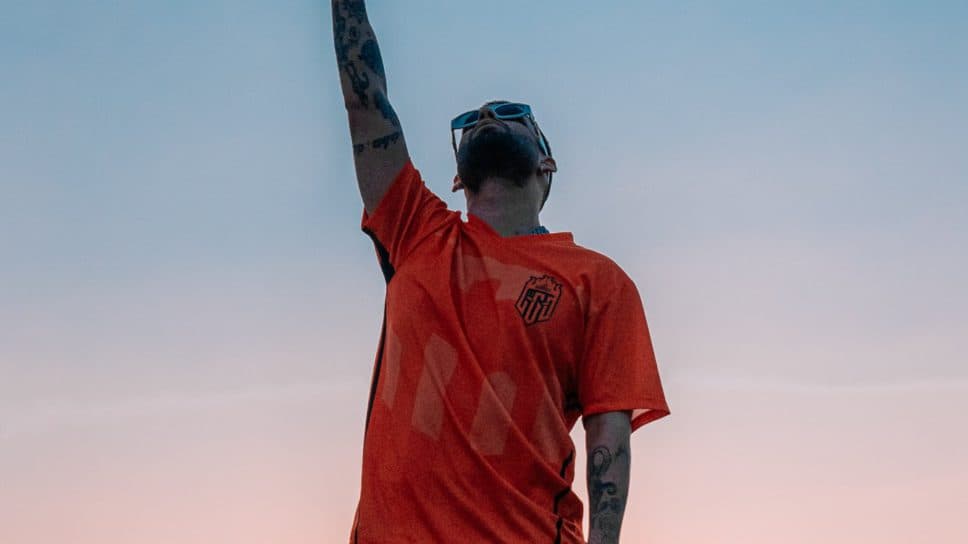 Krawk, músico e influenciador da Los Grandes, disputa vaga em reality show cover image