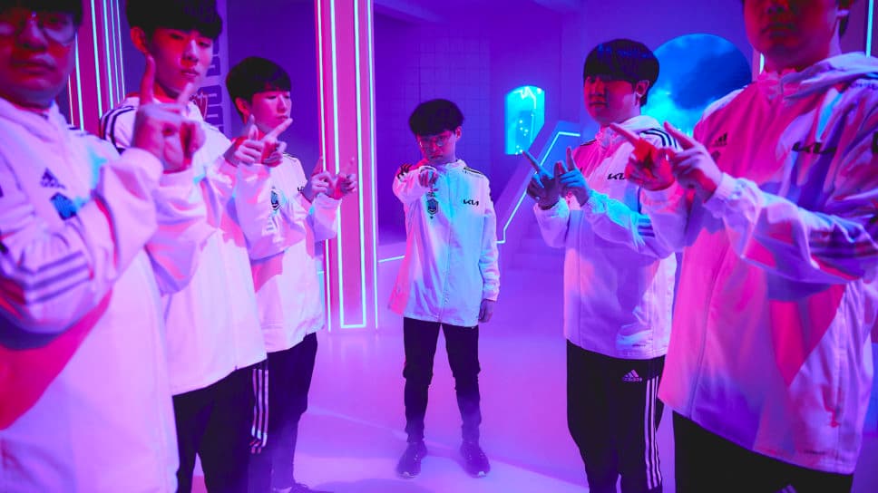 DWG.KIA sweep MAD Lions at the 2021 LoL World Championships cover image