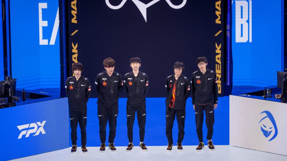 LPL favorites struggle at Worlds 2021 while underdogs impress cover image
