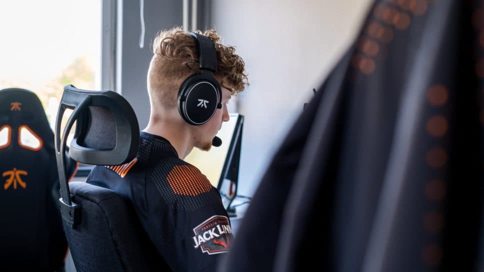 Fnatic kündigt Smooya als Ersatzspieler an, nachdem sie sich nicht für das Major qualifiziert haben. cover image