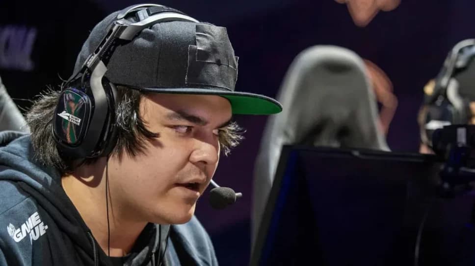 Here’s why some top Call of Duty pros are switching to Halo Infinite cover image