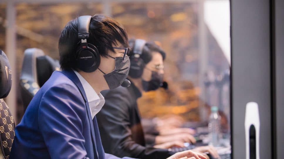 TI-Winner Aui_2000 joins Tundra as coach for upcoming DPC Season cover image