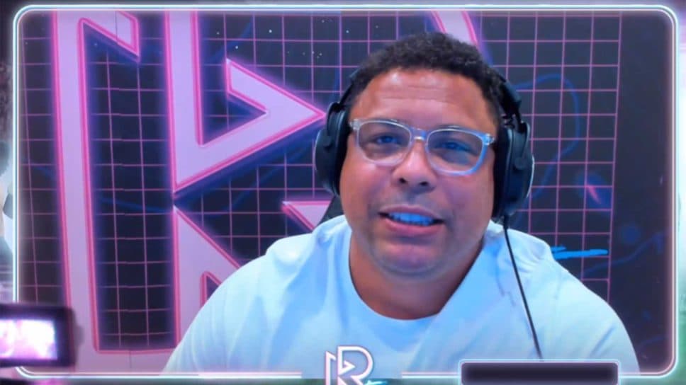 Ronaldo Fenômeno estreia canal na Twitch; campeonato de Call of Duty já está programado cover image