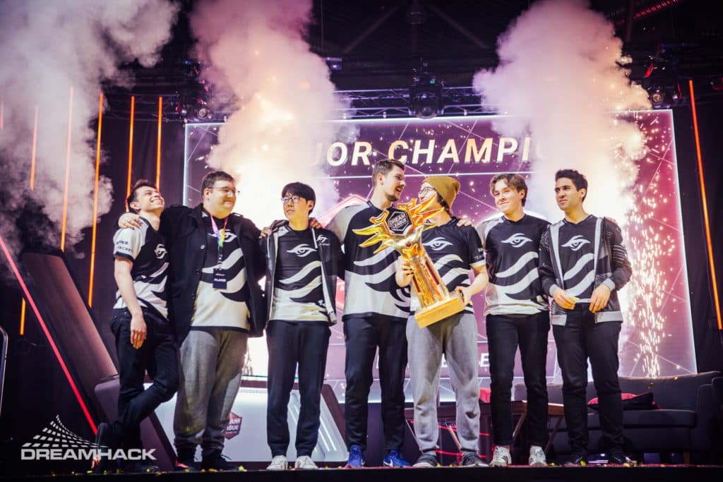 Team Secret lifting the trophy at The Leipzig Major.