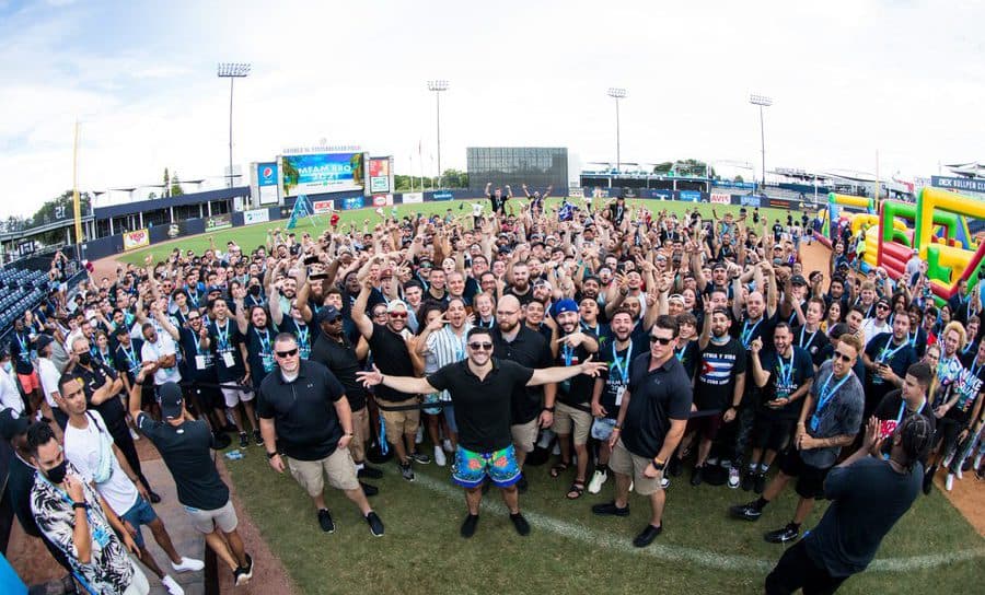 Nickmercs brings holiday cheer with massive $300,000 giveaway cover image