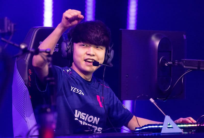 Vision Strikers Stax “We are confident we can beat any team on Fracture” cover image