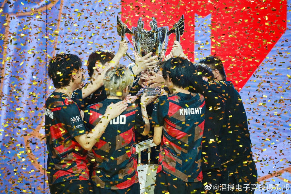 TOP Esports lift the cup after winning the 2021 Demacia Cup. Image via <a href="https://weibo.com/5449734852">TOP Esports on Weibo.</a>