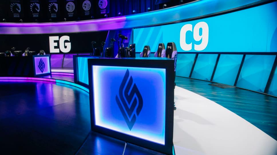 Two teams on top form Team Liquid and Evil Geniuses to face off in LCS Lock-In Finals cover image