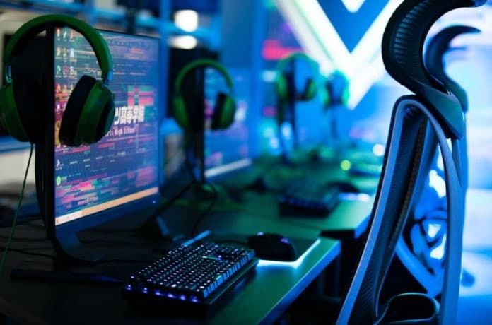 Primeira escola de ensino médio de esports do Japão começará as aulas em abril cover image