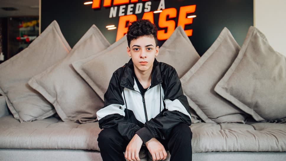 Hero Base anuncia Phzin como novo jogador de Fortnite cover image