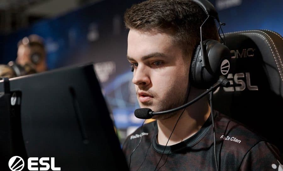 Broky CS: GO settings: Crosshair and viewmodel settings cover image