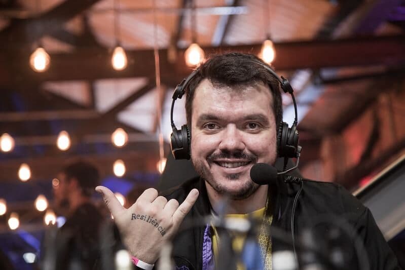 Gaules é o quarto streamer mais assistido do mundo em fevereiro cover image