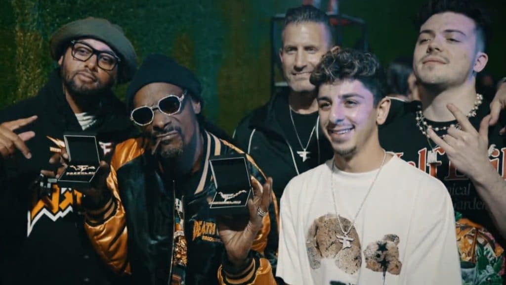 FaZe the f**k up” – Rapper Snoop Dogg officially becomes FaZe Snoop. Yes,  for real.