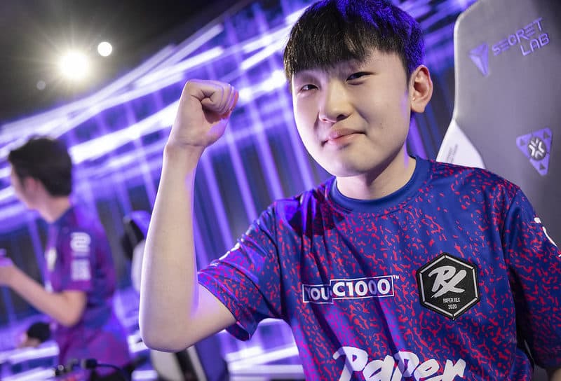 Jinggg’s Valorant crosshair and video settings cover image