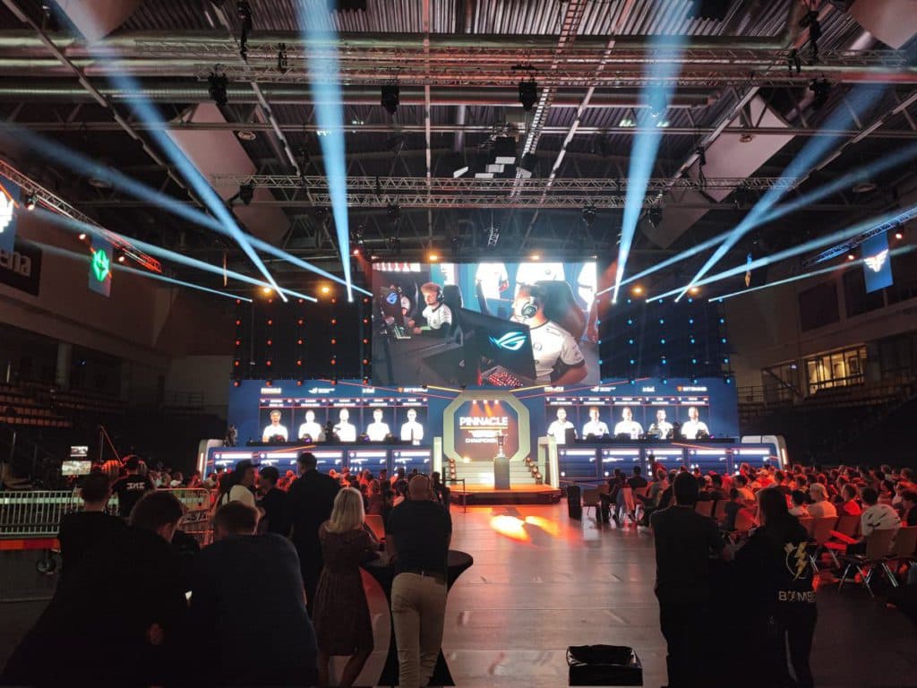 The Pinnacle Cup has a very enthusiastic crowd cheering for the best plays for players from both Heroic and BIG. Image Credit: <a href="https://twitter.com/PinnacleEsports" target="_blank" rel="noreferrer noopener nofollow">Pinnacle Cup</a>.