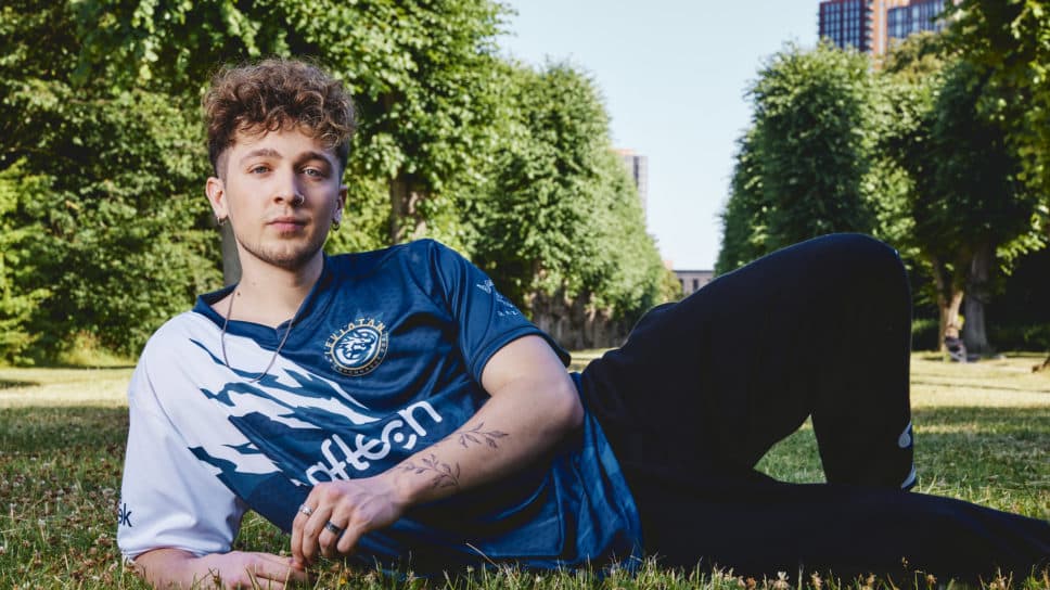 Tacolilla’s Valorant crosshair and video settings cover image