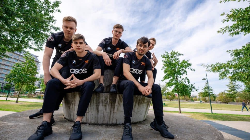 LoL Worlds 2022: Fnatic comes out on top against EG in the latest EU vs NA bout cover image