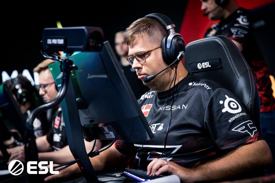 KarrigaN staring at the screen during ESL Pro League Season 16