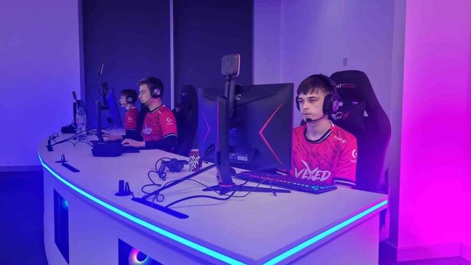 Vexed returns to Apex signing ‘BOSH’ cover image