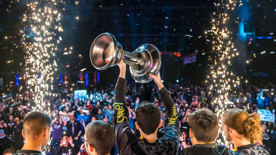 Everything you need to know about the 2022 Halo World Championship: Teams, stream, format, prizing cover image