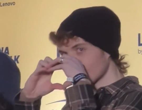 Dream fans are upset at TwitchCon for handling of Dream SMP panel cover image