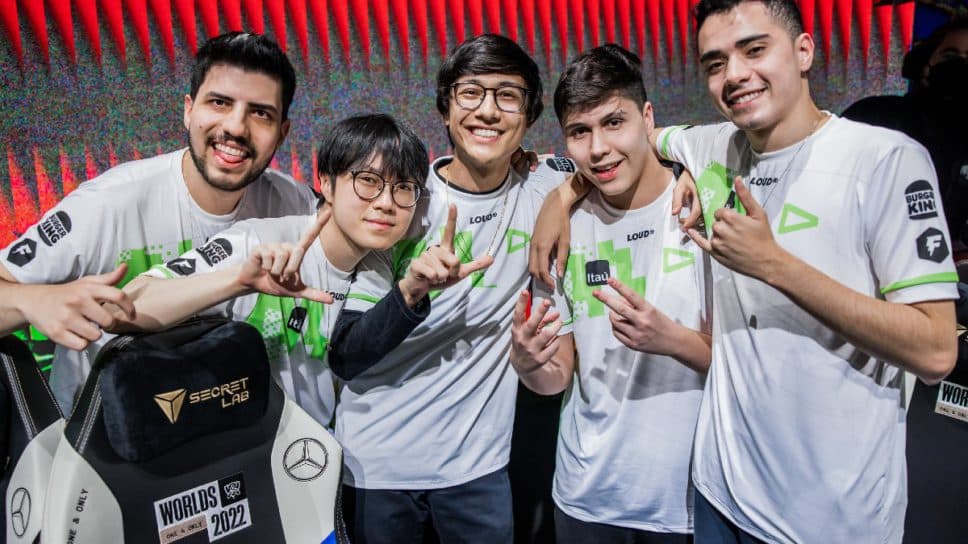 LOUD upset Fnatic in fourth game of Worlds 2022 Play-ins cover image