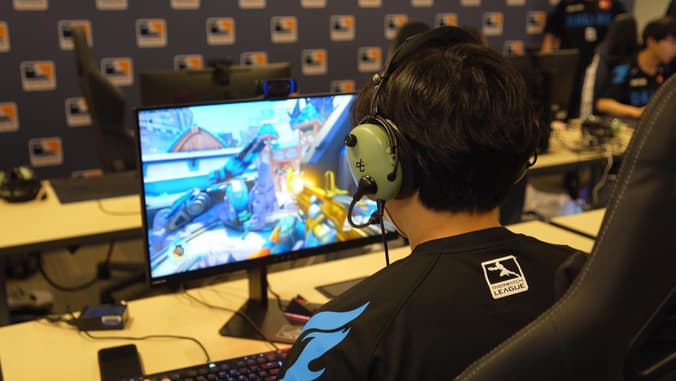 Study shows Overwatch players at higher ranks have different psychological response cover image