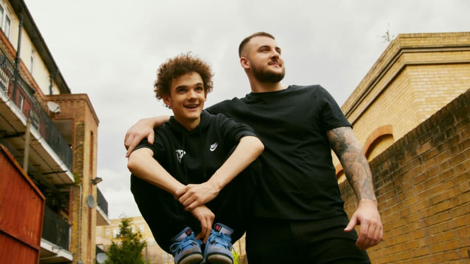 From college student to full-time Fortnite player; Archie shares his story and what has made him successful cover image