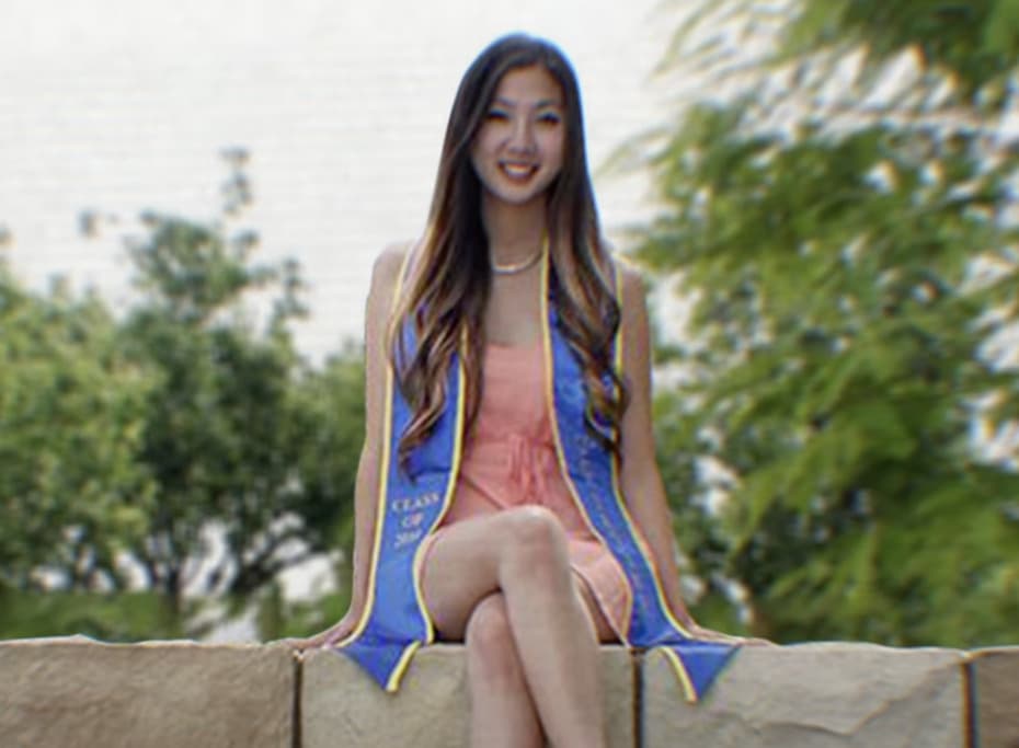 Graduating college in 2014 (Image via Fuslie)