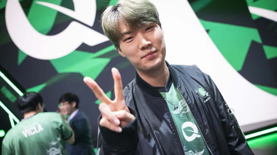 Doublelift and Prince share an emotional moment following LCS game cover image