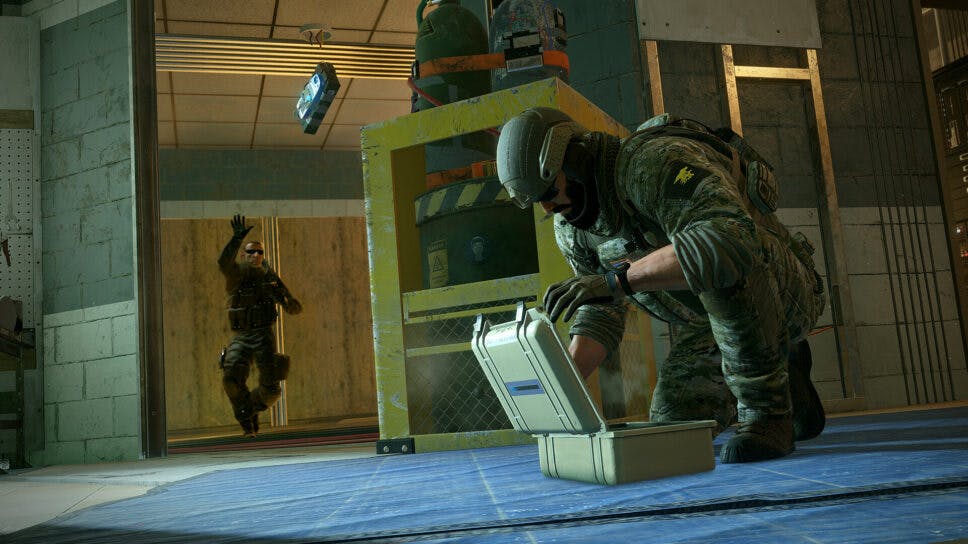 So Rainbow 6 Siege launched on luna and it has crossplay with PC