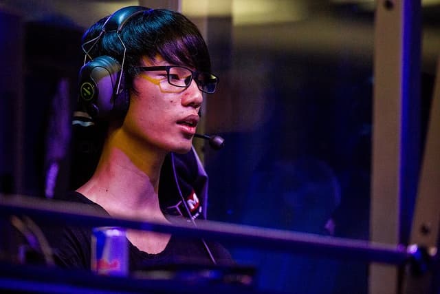 old eLeVeN will stand in for PSG.LGD<br>via ESL