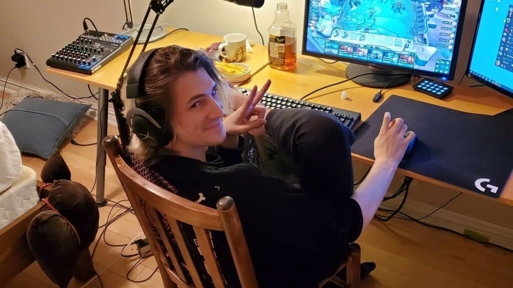 xQc streaming via PC Gamer