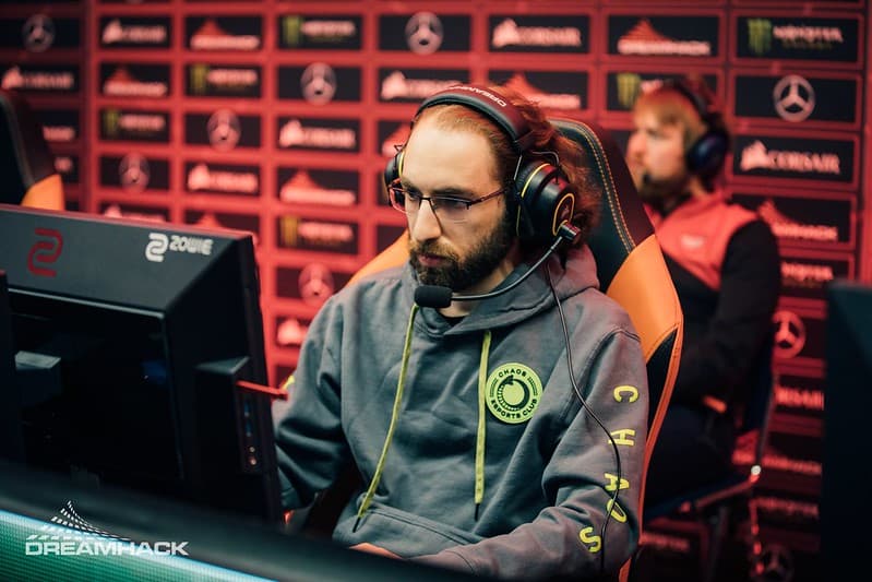 In the machine The life and times of a Dota 2 caster Esports.gg