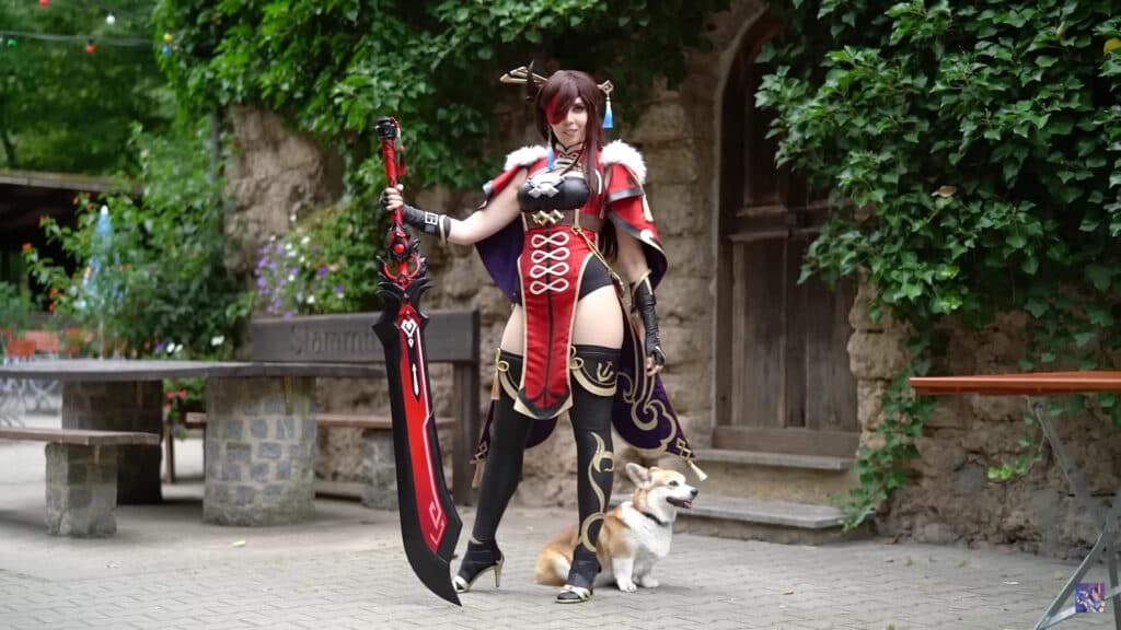 The finished product of a giant sword from Genshin Impact (Image from <a href="https://www.youtube.com/watch?v=Xhl5oUL5g3c" target="_blank" rel="noreferrer noopener">KamuiCosplay</a>)