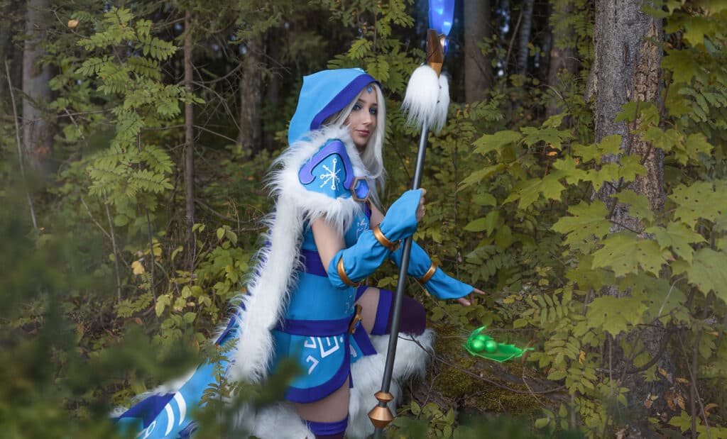 Crystal Maiden cosplay from Dota 2 (Image by Rinoko Cosplay)