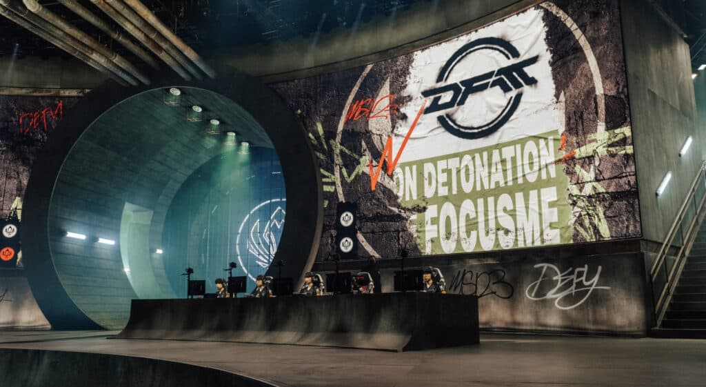 The MSI London-themed stage 2023 - Image via Riot Games