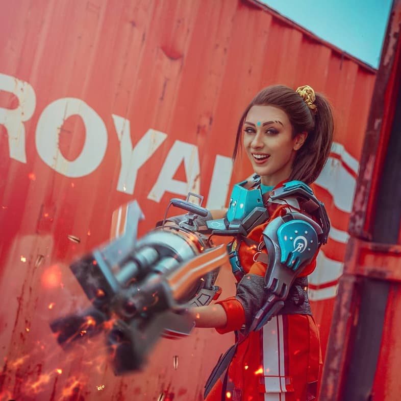 Check out these Legendary Apex Legend Cosplays - Esports Illustrated