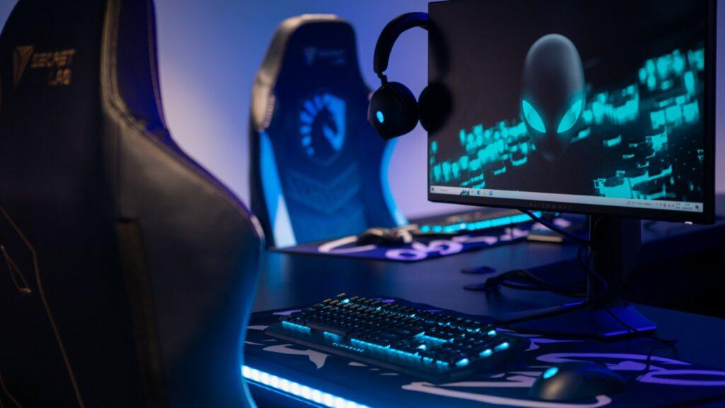 Team Liquid show off their brand-new Alienware Training Facility in ...