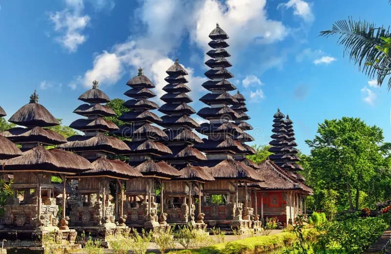 The "Meru roof" design.<br>Image from <a href="https://www.google.com/url?sa=i&amp;url=https%3A%2F%2Fwww.dreamstime.com%2Fphotos-images%2Fmeru-shrines.html&amp;psig=AOvVaw1GW6U6PuM6GtNRjrRJhZOk&amp;ust=1686012365506000&amp;source=images&amp;cd=vfe&amp;ved=0CAQQjB1qFwoTCJi50tLzqv8CFQAAAAAdAAAAABAE" target="_blank" rel="noreferrer noopener nofollow">Dreamstime.com</a>