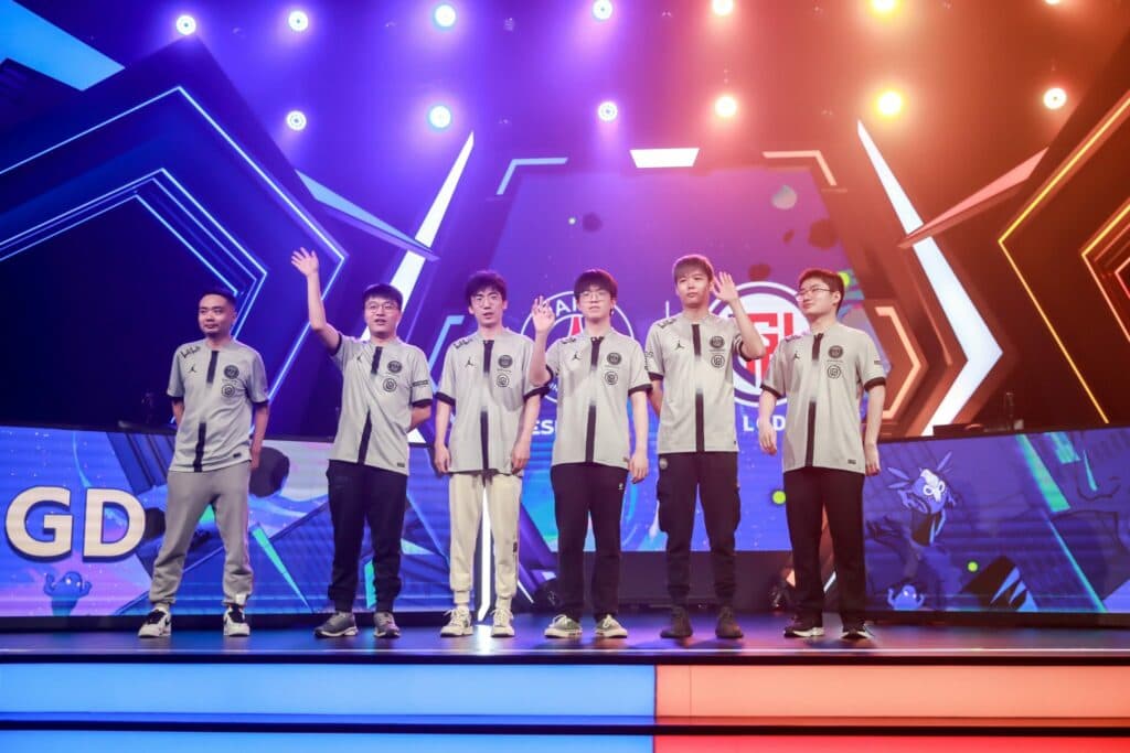 The LGD Gaming squad (Image via LGD Gaming)