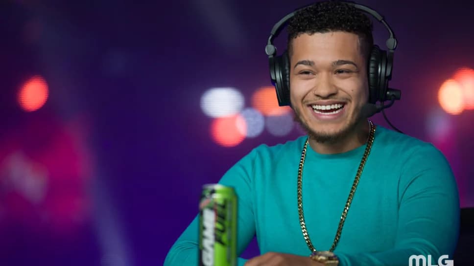 Apex caster calls casters the “least important part” of broadcast, upsets almost everyone cover image