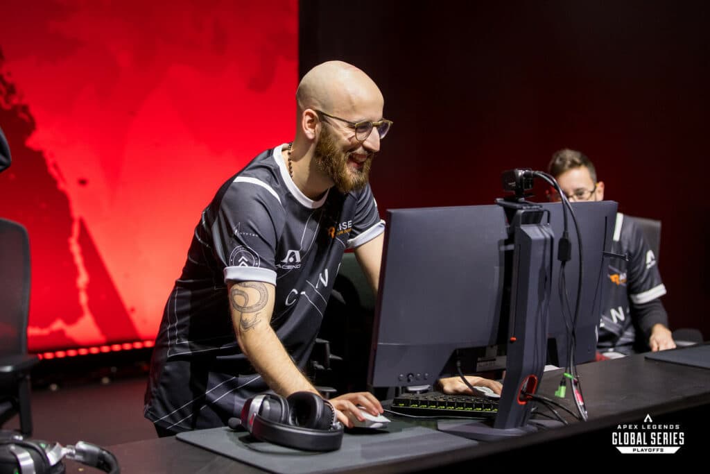 (Photo EA/Joe Brady)