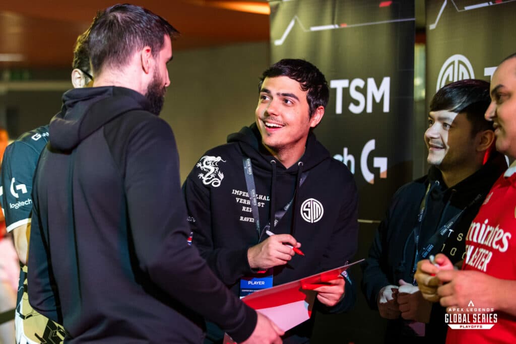EA introduced team meet &amp; greets at ALGS Split 2 Playoffs in London (Photo EA/Joe Brady)