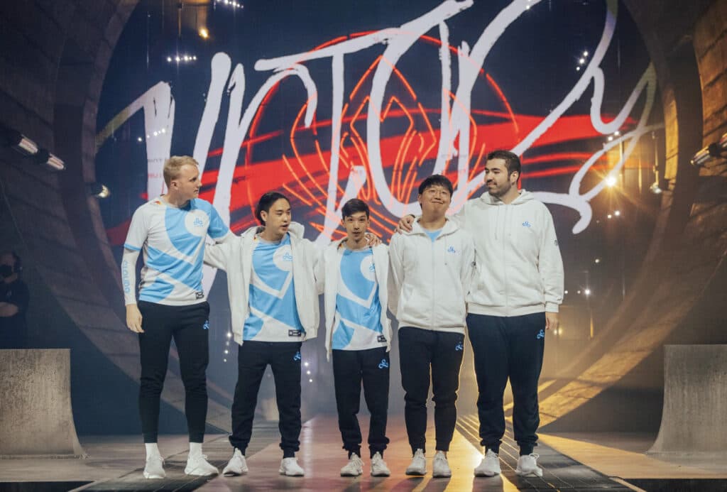 Cloud9 on the MSI 2023 stage in London bidding the fans goodbye (Image via Colin Young-Wolff/Riot Games)