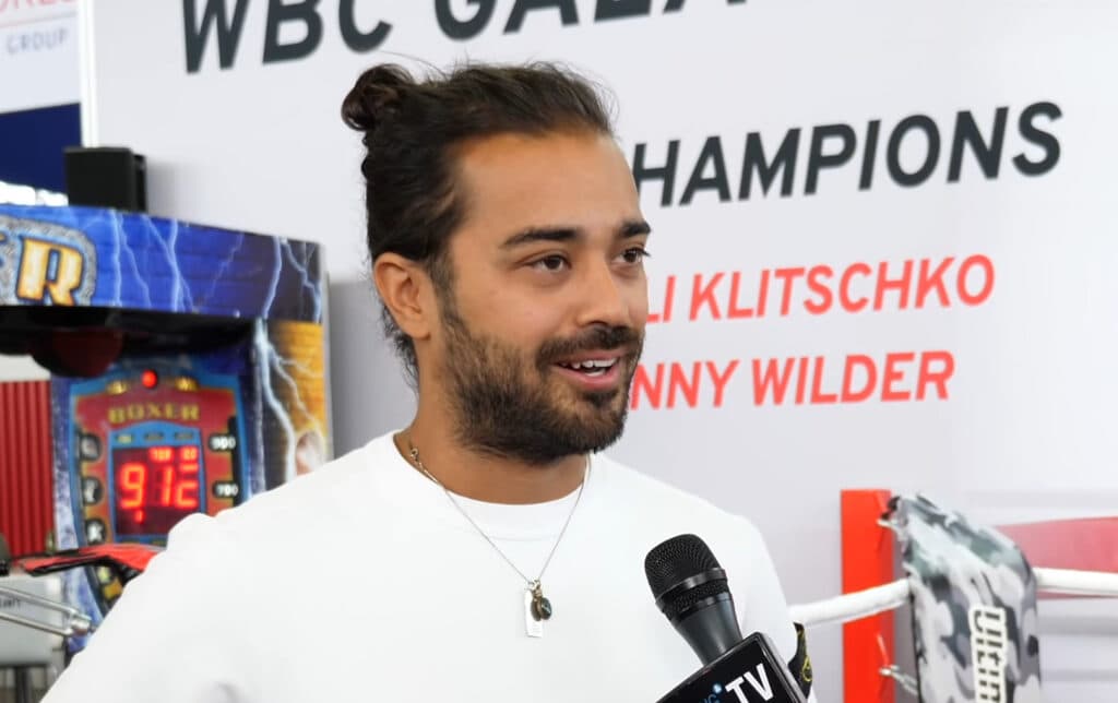 Popular Casino streamer, Roshtein, joins Kick.<br>(Image via <a href="https://youtu.be/MGPBc8AMNWQ" target="_blank" rel="noreferrer noopener nofollow">Clarion Gaming</a>)